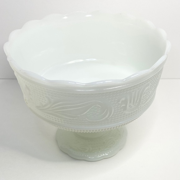 E O Brody Co 1960s White Milk Glass Compote M6000 - Picture 1 of 5